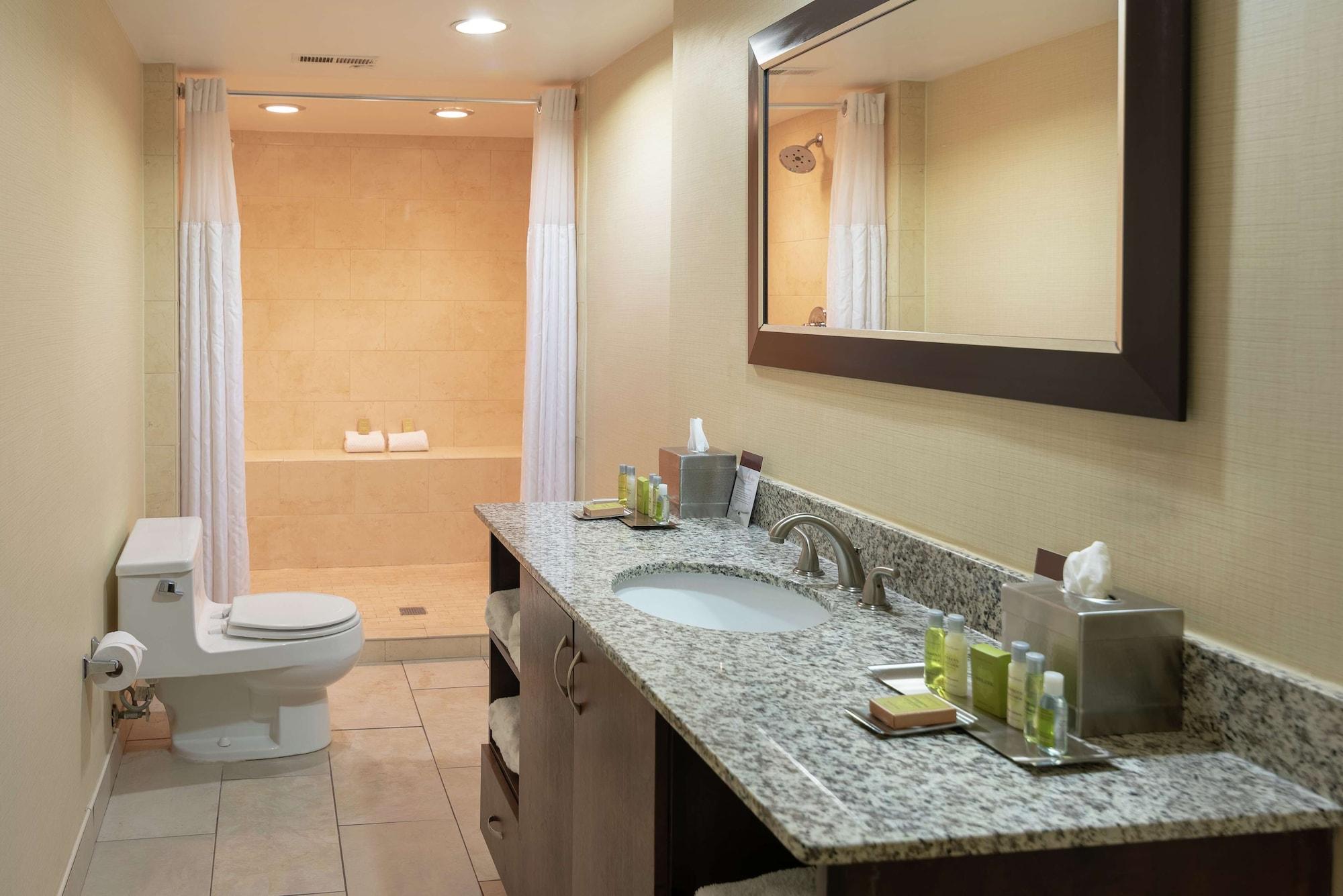 Doubletree By Hilton Norfolk Airport Hotell Exteriör bild